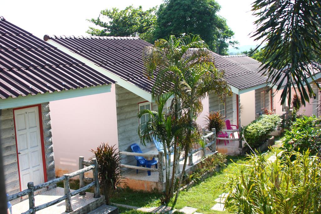 Dahla House Ranong Hotel Exterior photo