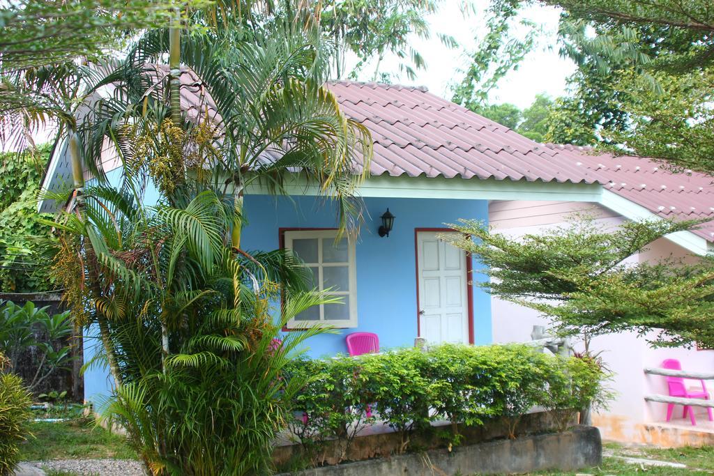 Dahla House Ranong Hotel Exterior photo
