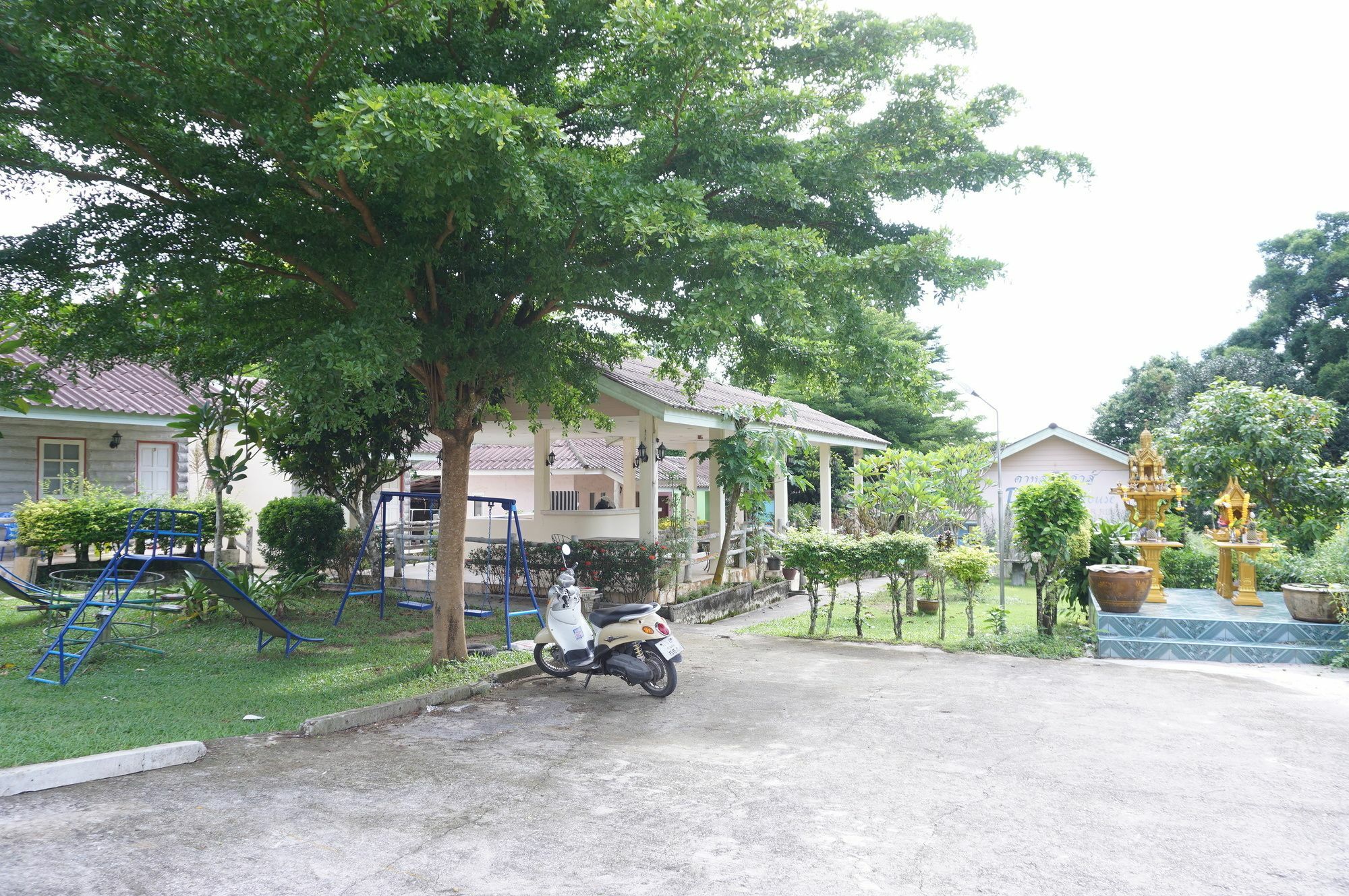 Dahla House Ranong Hotel Exterior photo